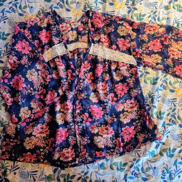 Floral Kimono Blouse - Picture 1 of 2